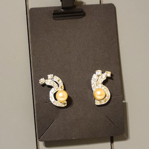 Vintage Japan Rhinestone Cream Pearl Clip-On Earrings Silver Tone Rhinestones - Picture 6 of 13